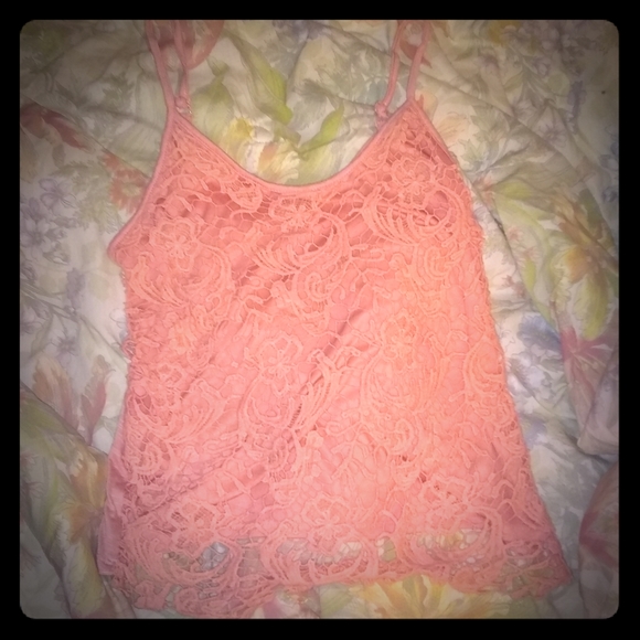 Mossimo Supply Co. Tops - 💕3/25💕beautiful peachy floral tank top